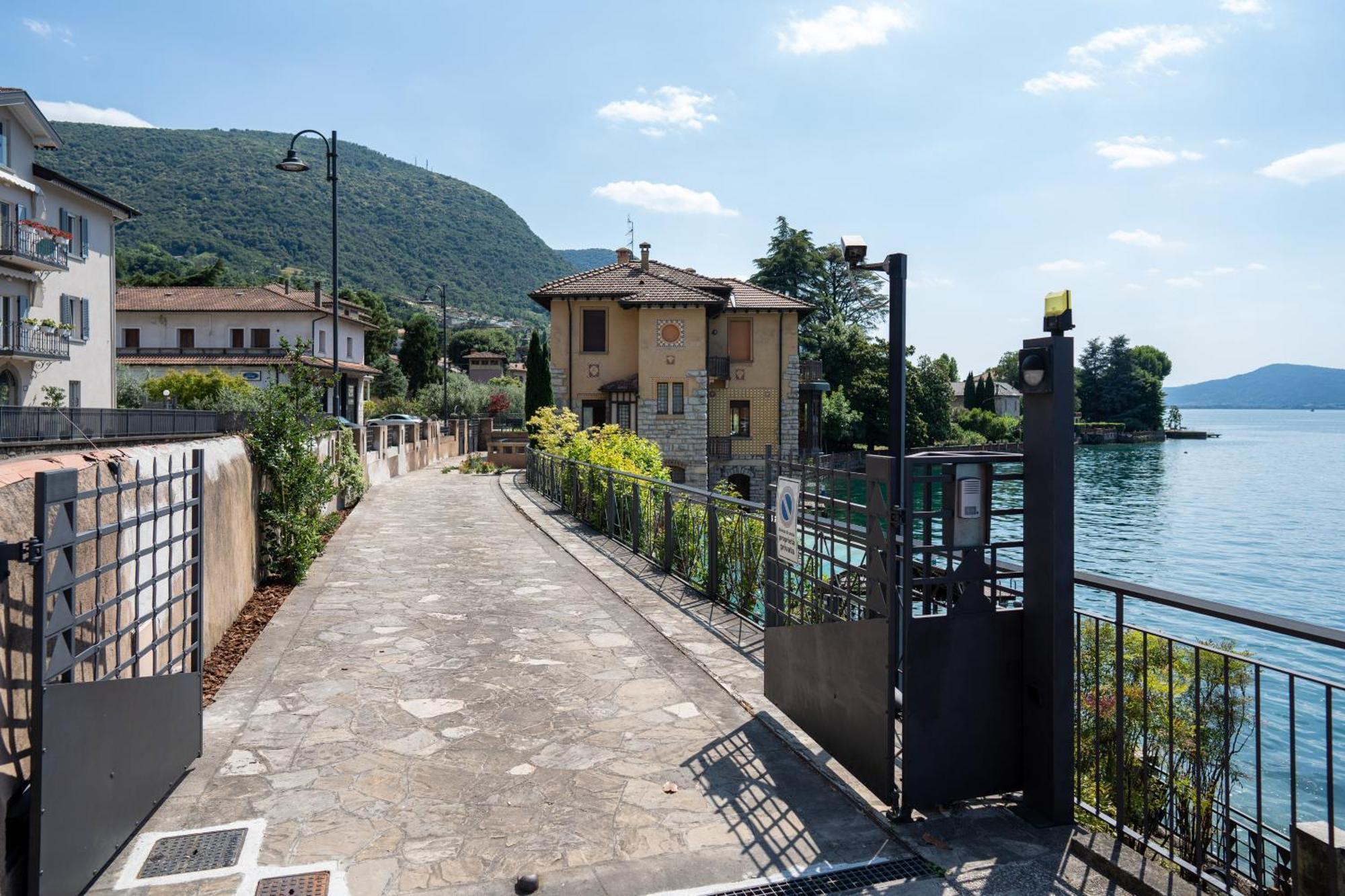 Villa Cecilia - Pieds Dans L'Eau Sulzano Exterior photo
